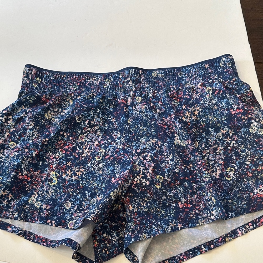 GAP Fit Women's Blue Floral Athletic Shorts sz M